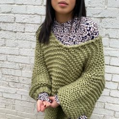 Luna HINATA Hand Knit V-Neck Sweater Clothing